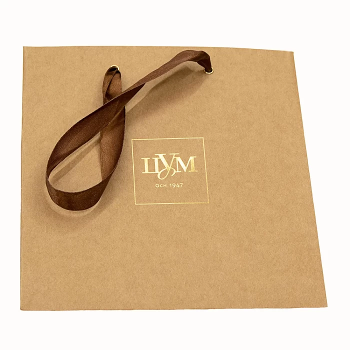 Пакет бумажный ЦУМ осн.1947 размер 200х150х200