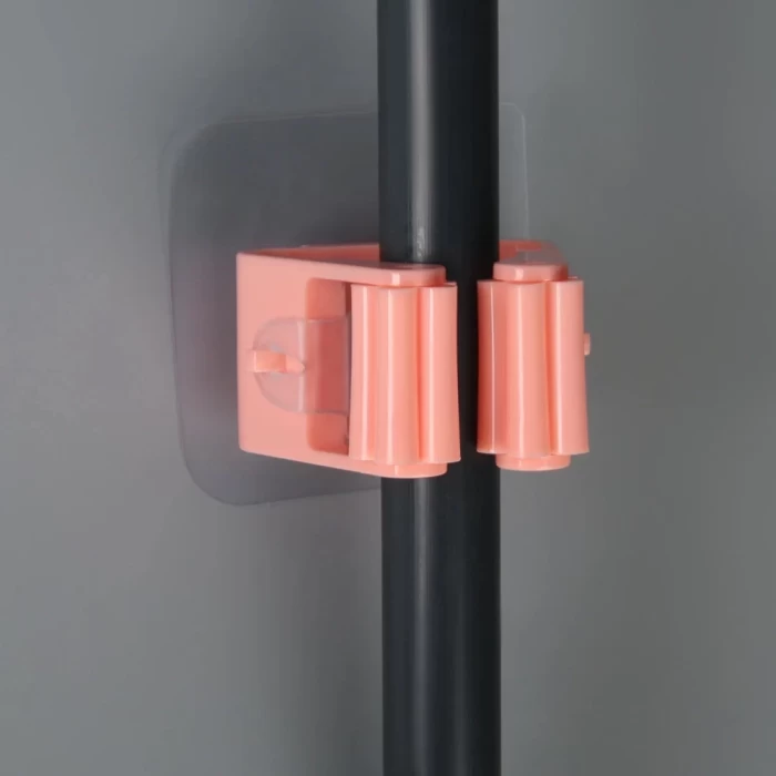 Держатель для уборочного инвентаря на липучке 3991554