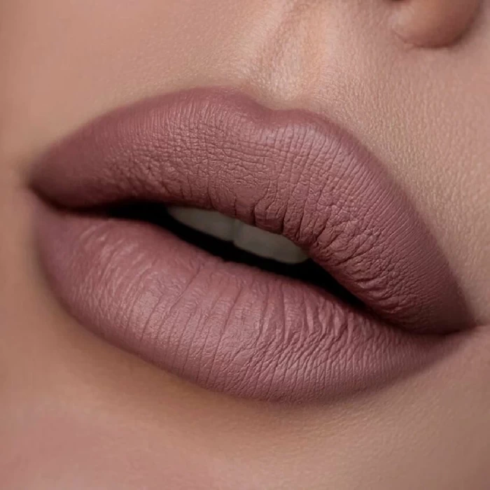 Карандаш для губ стойкий с маслом жожоба Relouis