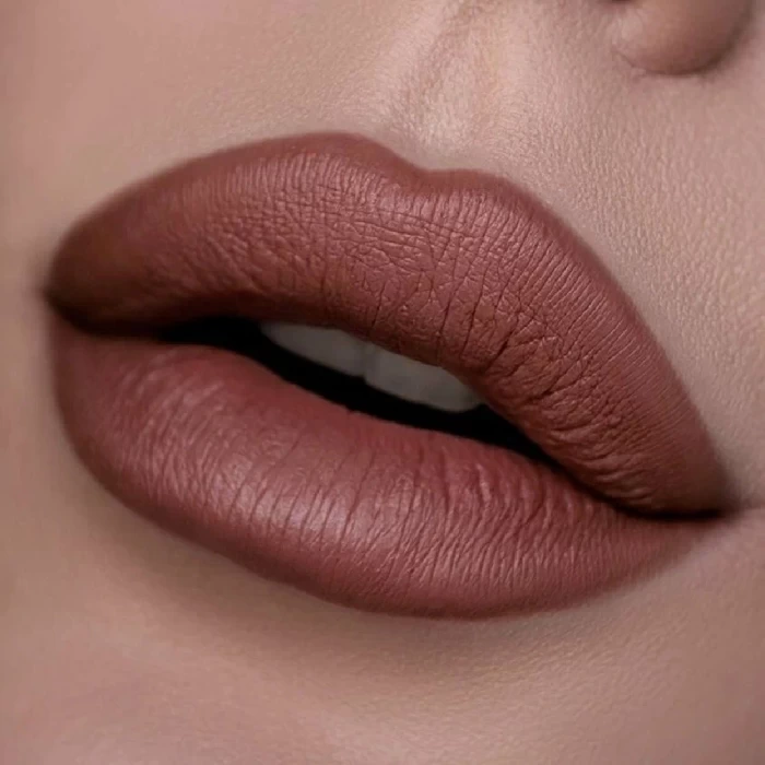 Карандаш для губ стойкий с маслом жожоба Relouis