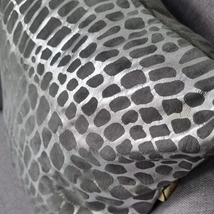 Наволочка декоративная Matex Luxury Крокодил серебристый/серый 45х45